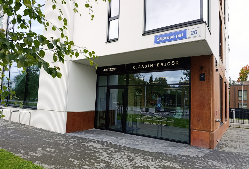 Klaasinterjööri uus stuudio ja salong nüüd avatud! Trummipõrin ja fanfaarid! Klaasinterjööri uus stuudio ja salong on avatud! Paljugi on muutunud.  Asume Sõprus